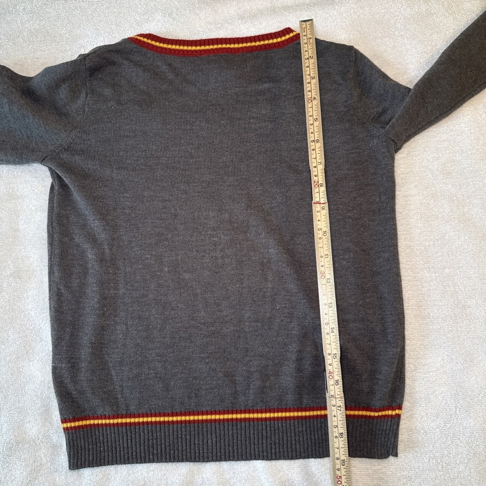 Harry Potter Gryffindor Sweater Kids Size M 7/8 Gray V-Neck Licensed - Picture 5 of 5